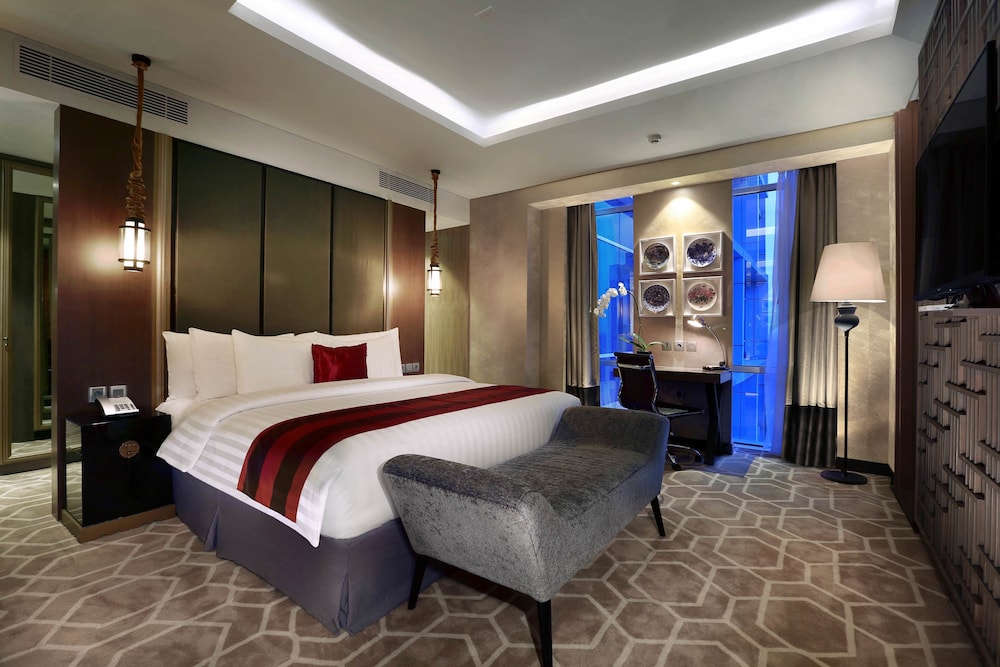 Governor Suite، Aston Priority Simatupang Hotel and Conference Center 4/10