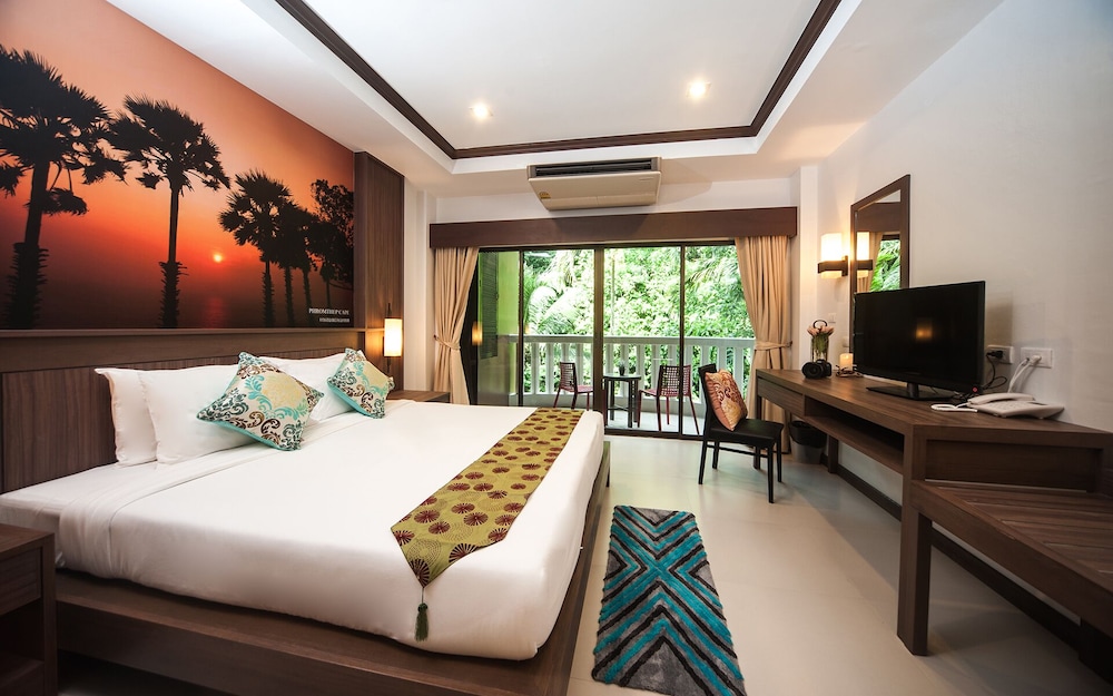 DELUXE, DOUBLE BED, KITCHEN
