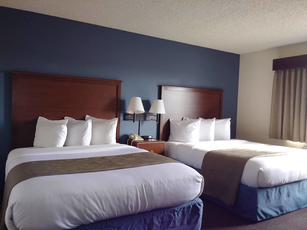 AmericInn by Wyndham Windsor Ft. Collins 24/62