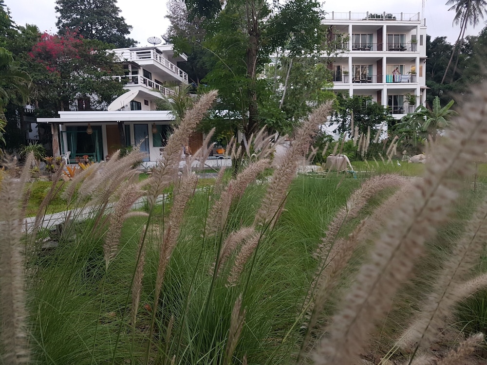 In Touch Resort 44/58