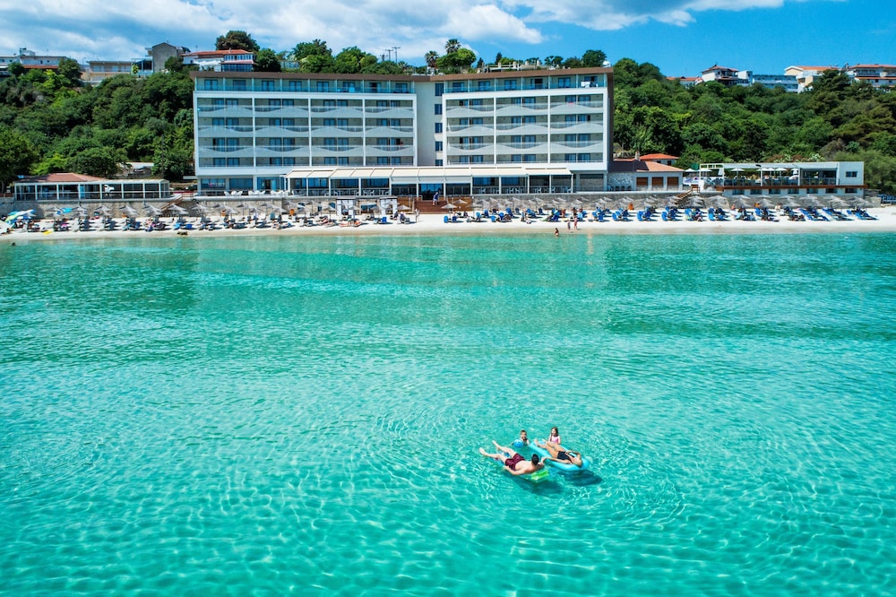 Ammon Zeus Luxury Beach Hotel 45/51