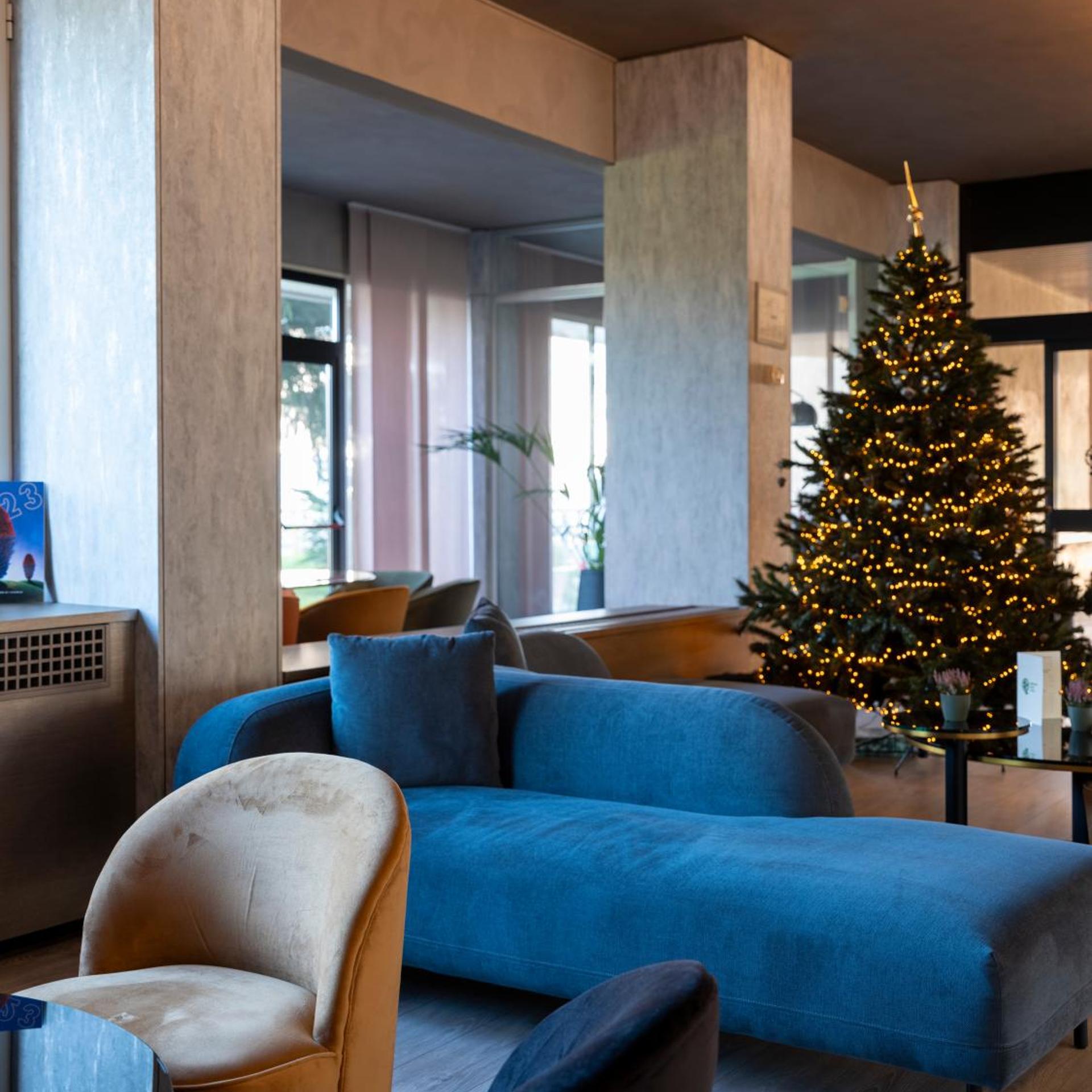 Hotel Embassy 27/51