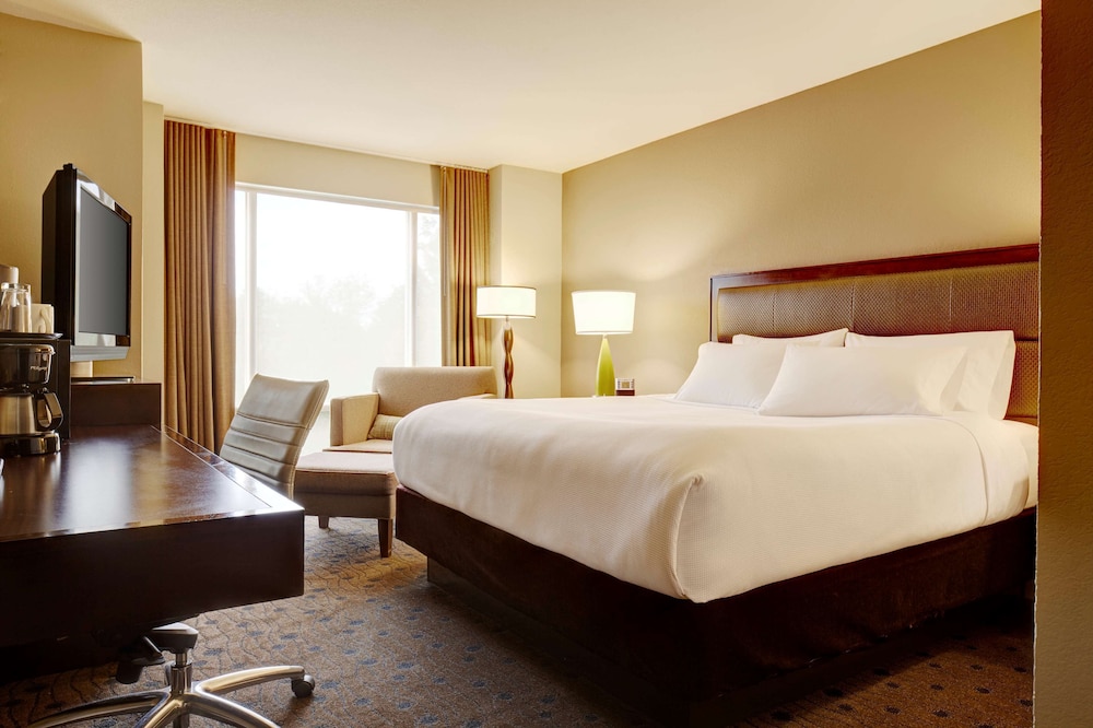 Hyatt House Seattle/Redmond 11/70