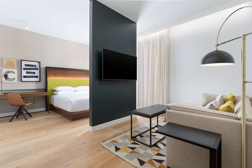Hyatt Centric Mountain View 58/70