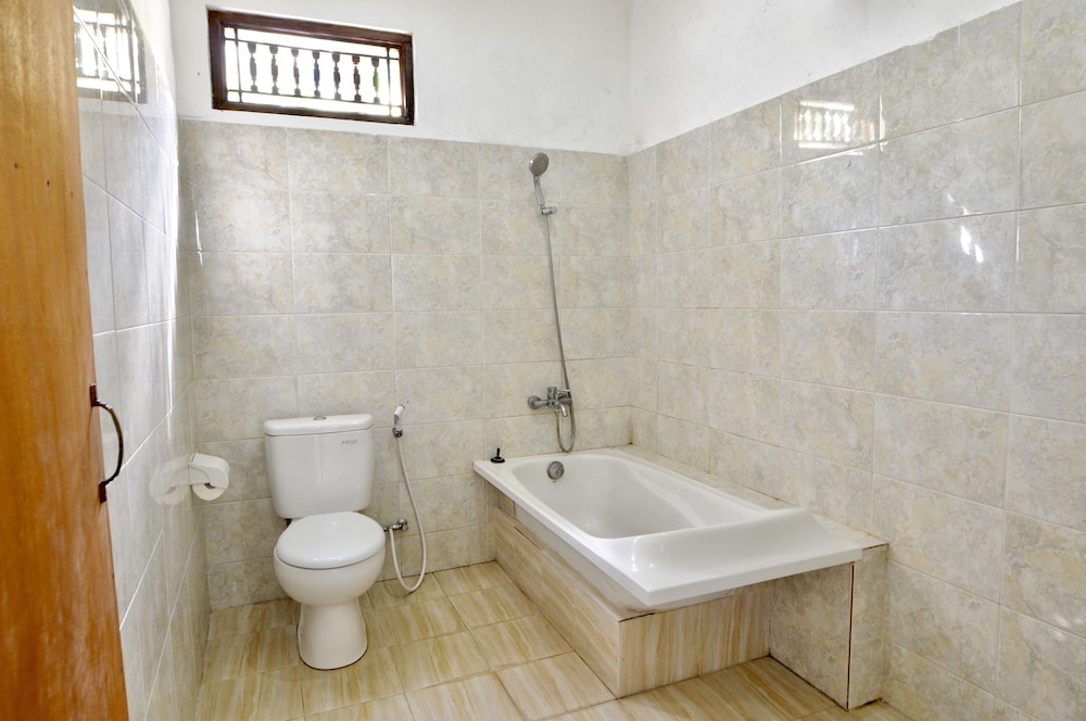 Yuliati House 49/50