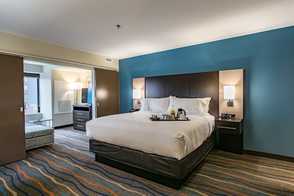 Holiday Inn Hotel & Suites CHATTANOOGA DOWNTOWN 11/65
