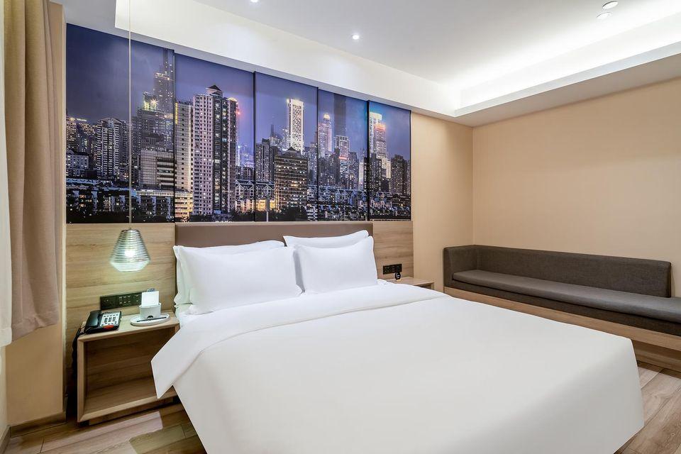Elegant, Queen Bed