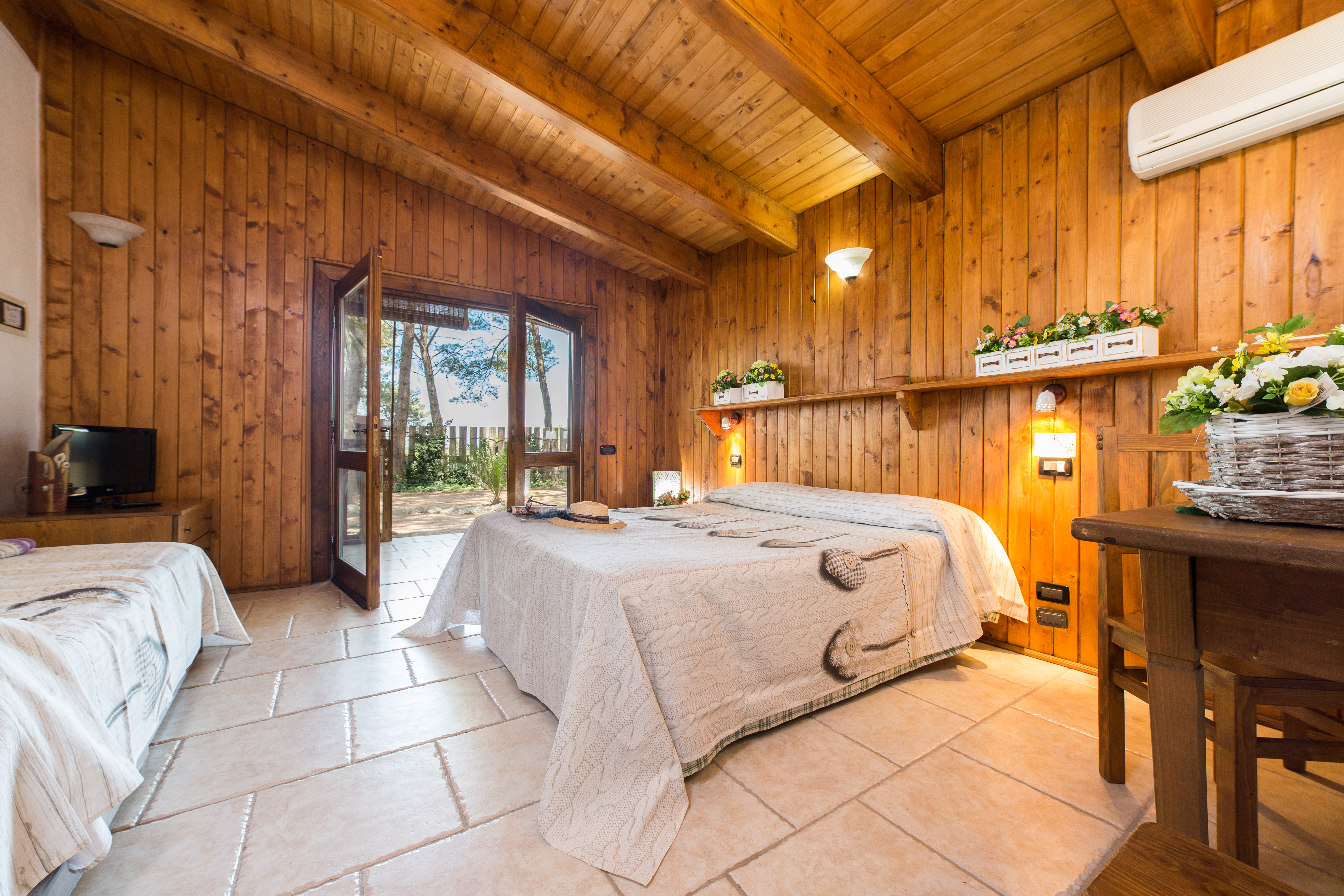 Pinewood, Cottage