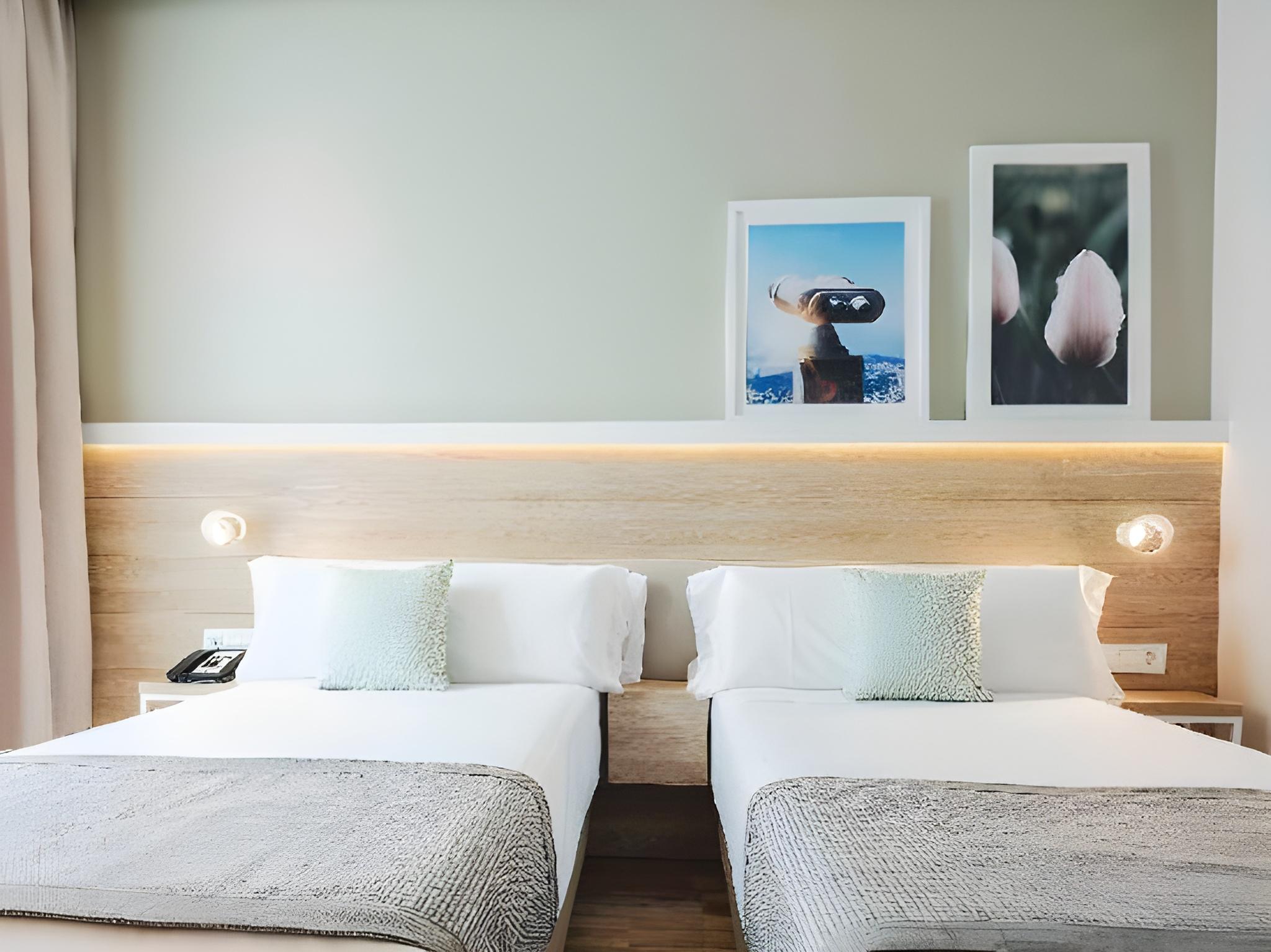 Room, Double or Twin Bed