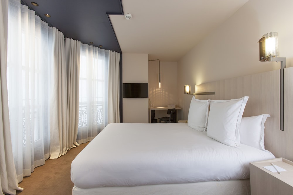 HOTEL DE NELL 8/52