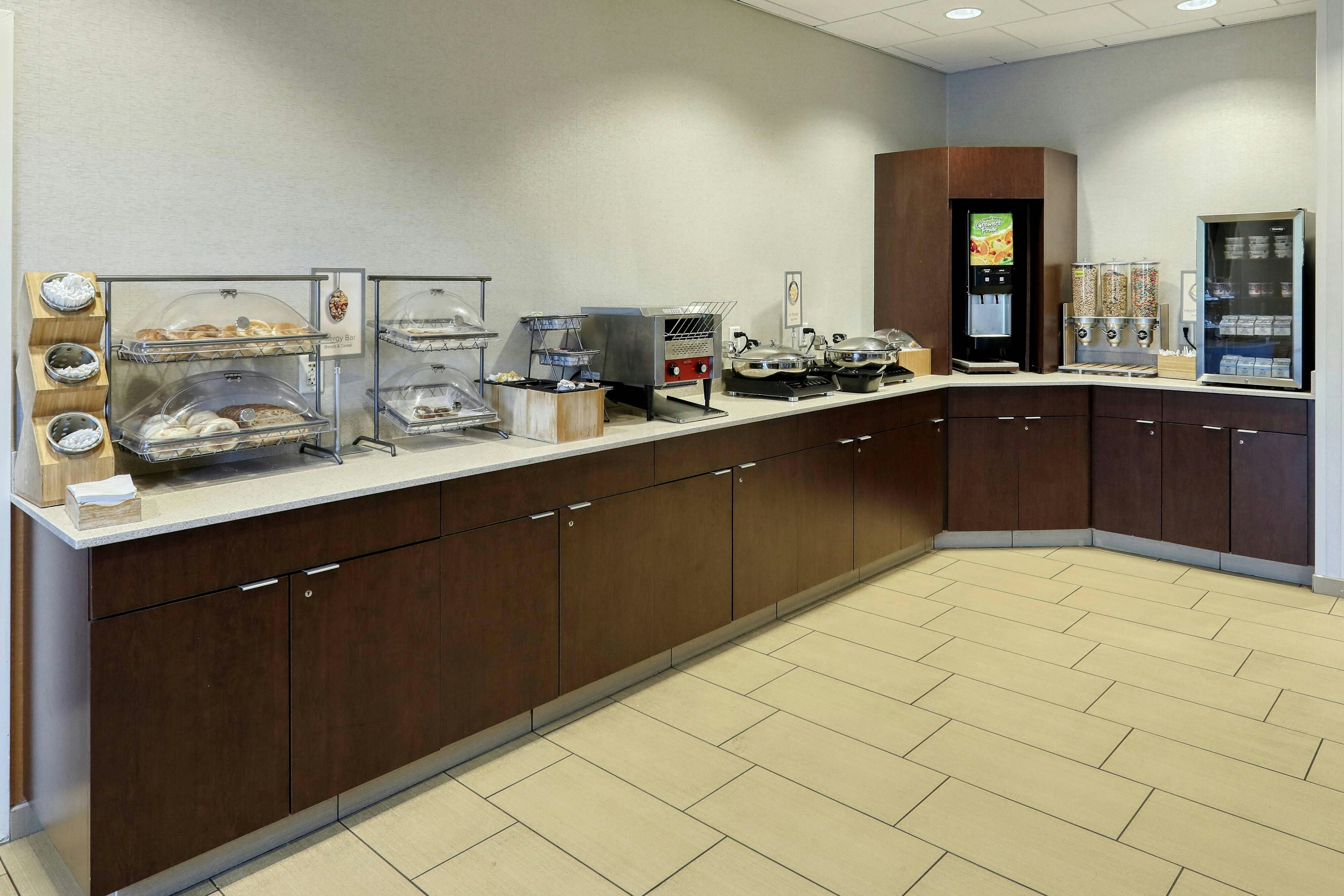 Lobby at FAIRFIELD INN AMP SUITES BY MARRIOTT HARRISBURG WEST, NEW CUMBERLAND - PA