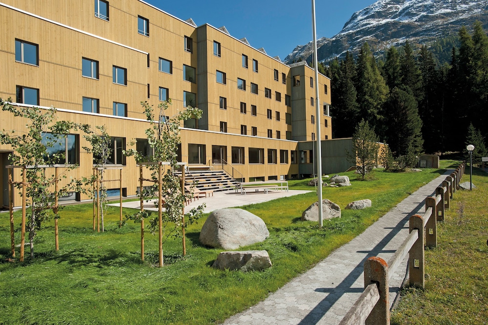 Youth Hostel 60/63