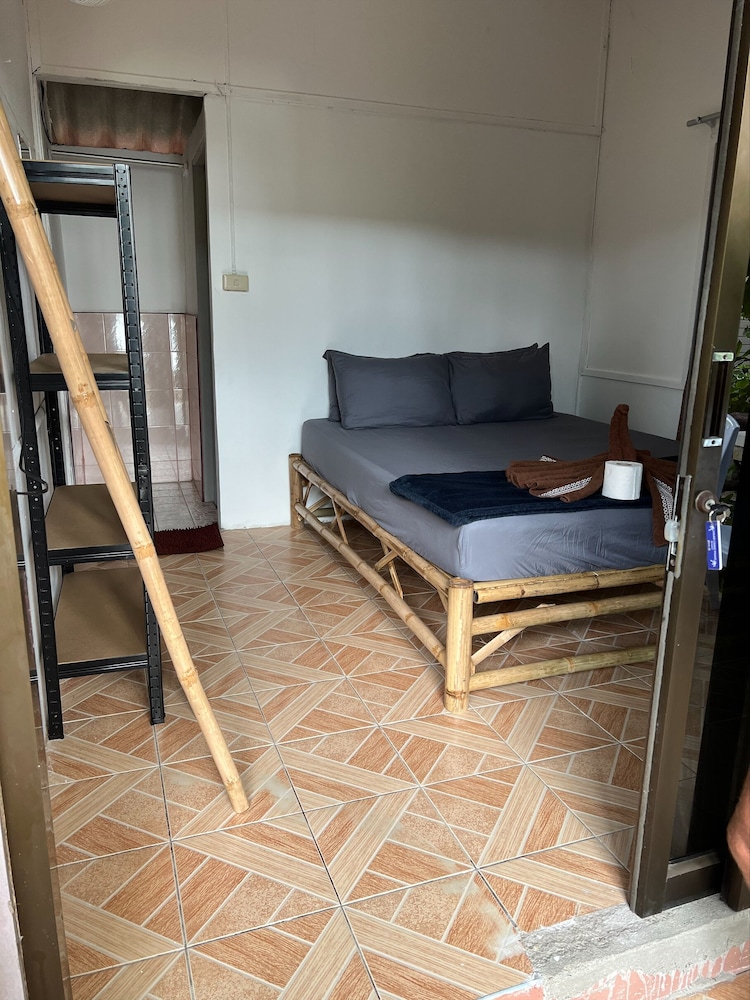 Haad Chao Phao Resort 30/50