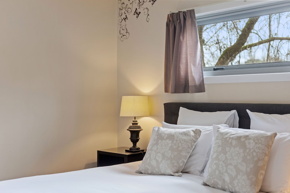 YARRA GABLES MOTEL 26/35