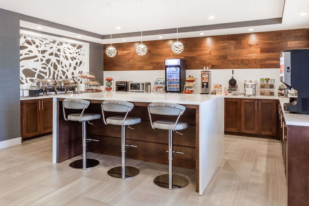 Best Western Plus Airdrie Gateway 37/50
