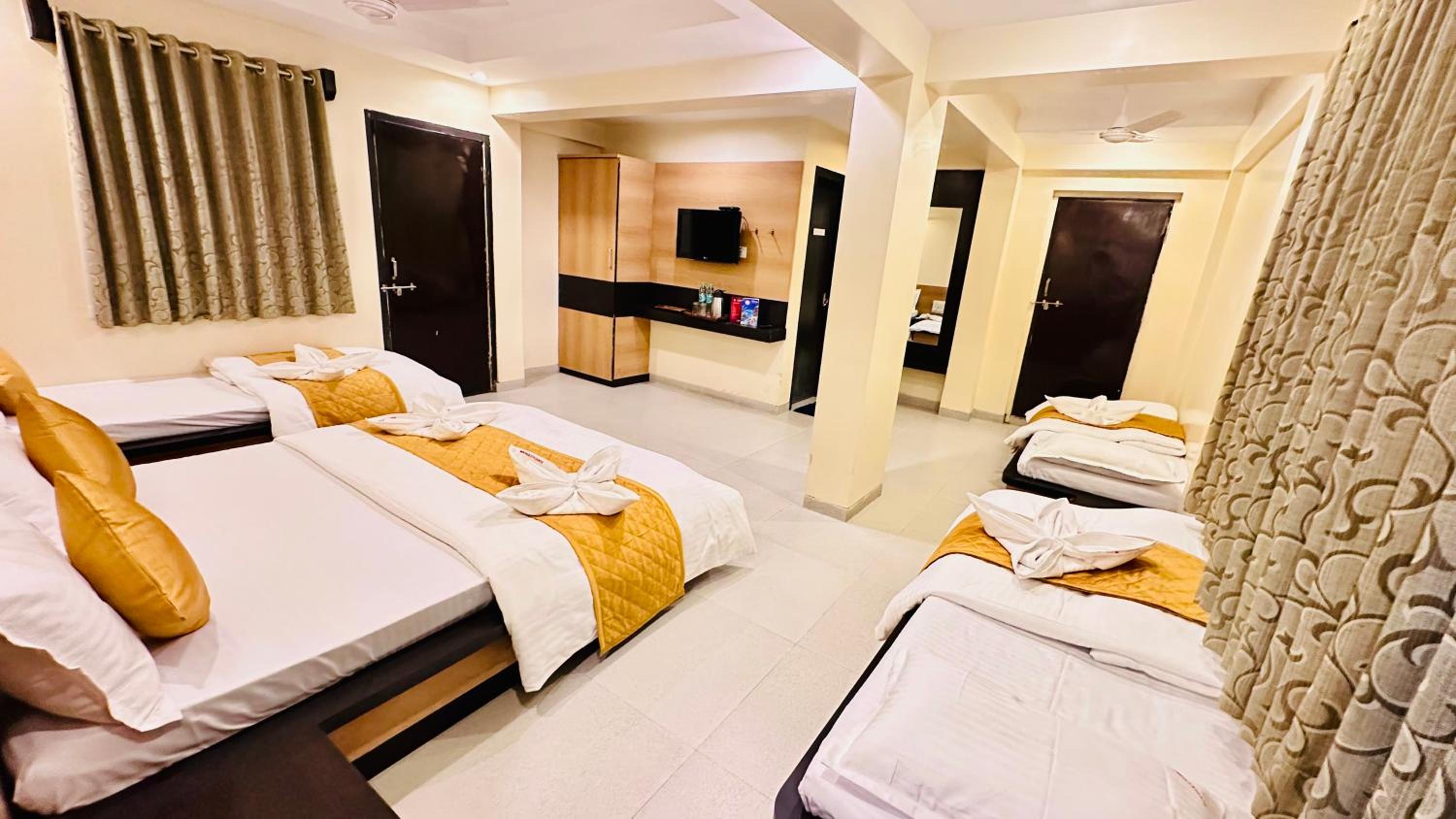 Hotel Sai Gurusthan 20/70