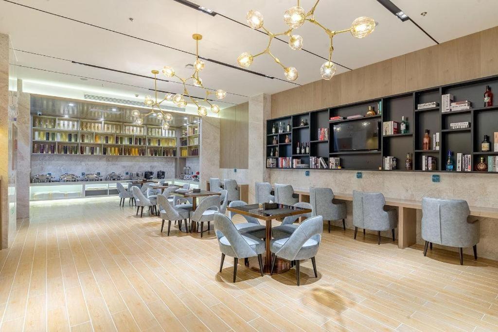 Echarm Hotel (Kunming Railway Station Huancheng South Road Metro Station) 36/50