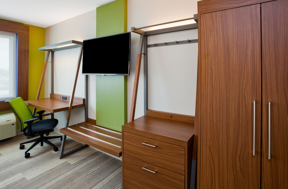 Holiday Inn Express And Suites Des Moines Downtown 45/55