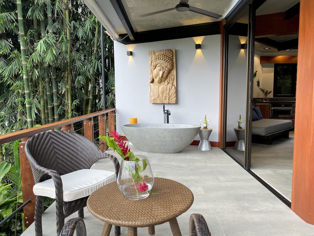Tulemar Resort 66/77
