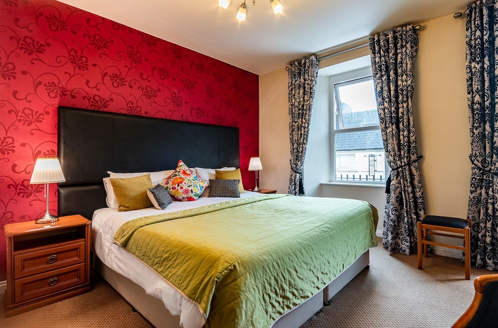 Foley's Guesthouse Hotel 13/43