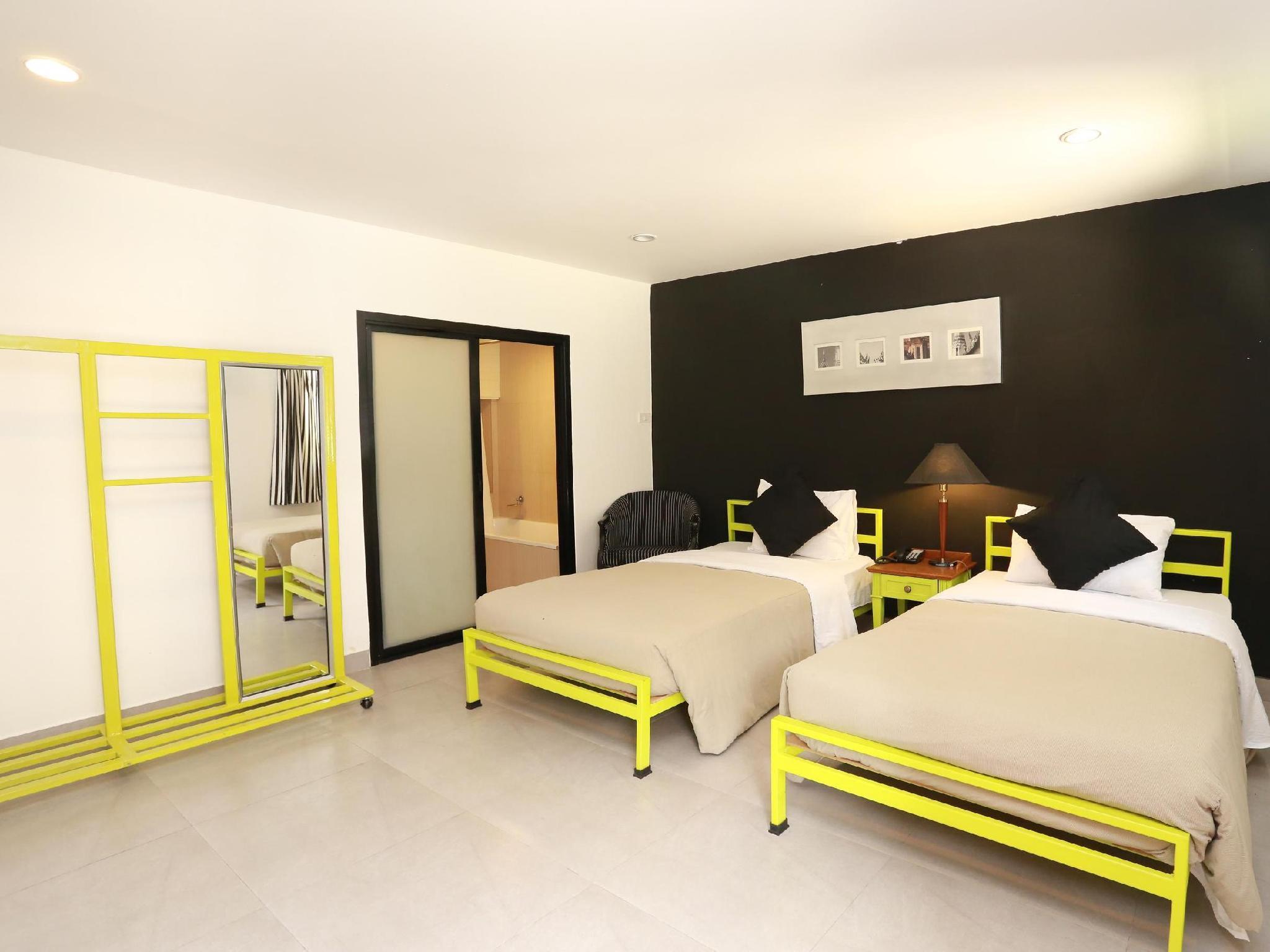 Grand, Green, Twin Beds