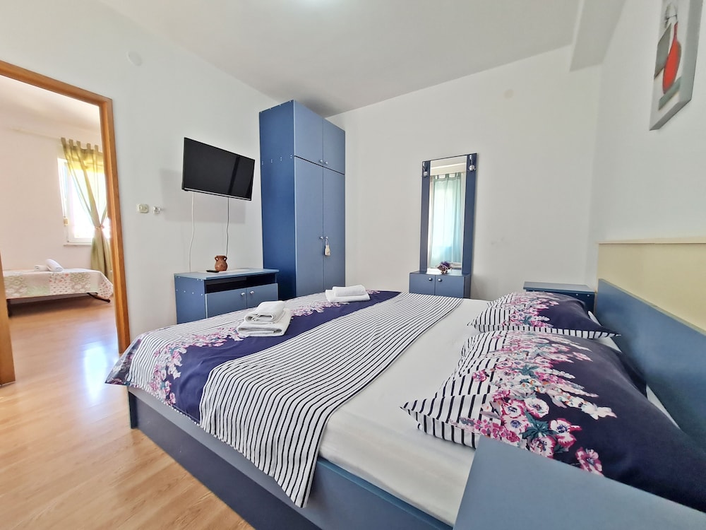 APARTMENTS ROOMS PORAT 11/47