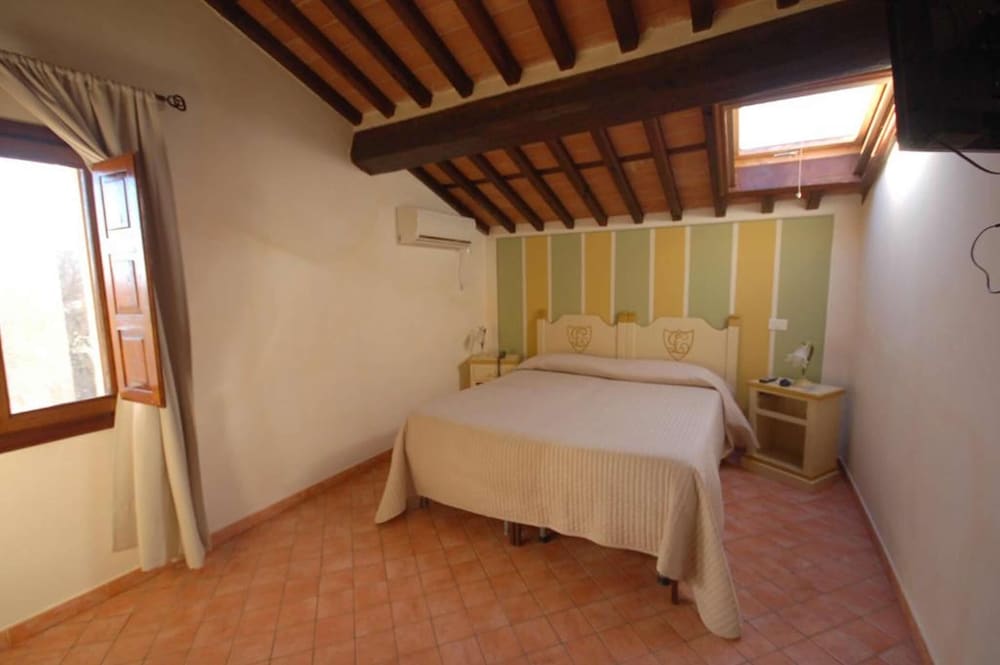 Villa Cheli Hotel 17/75