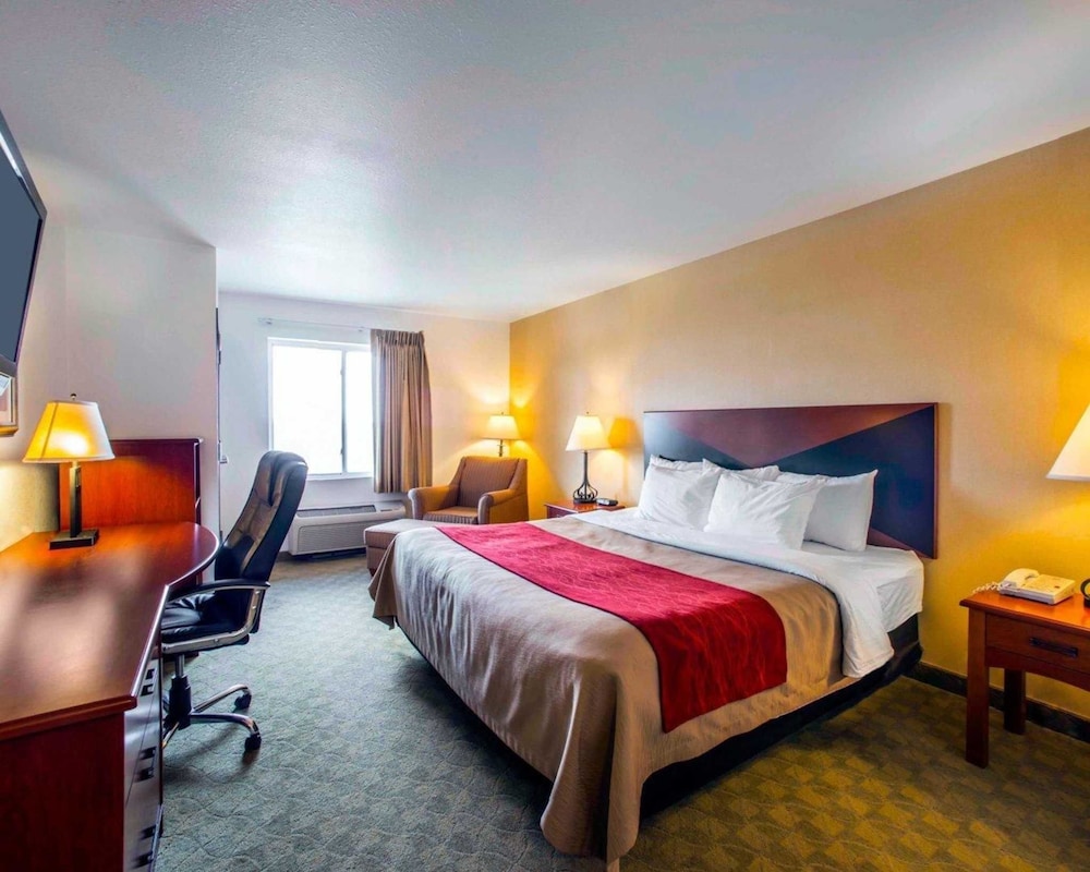 Comfort Inn & Suites Greenville I-70 9/34