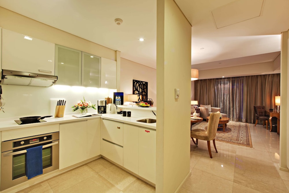 Joy Nostalg Hotel and Suites Manila 25/50