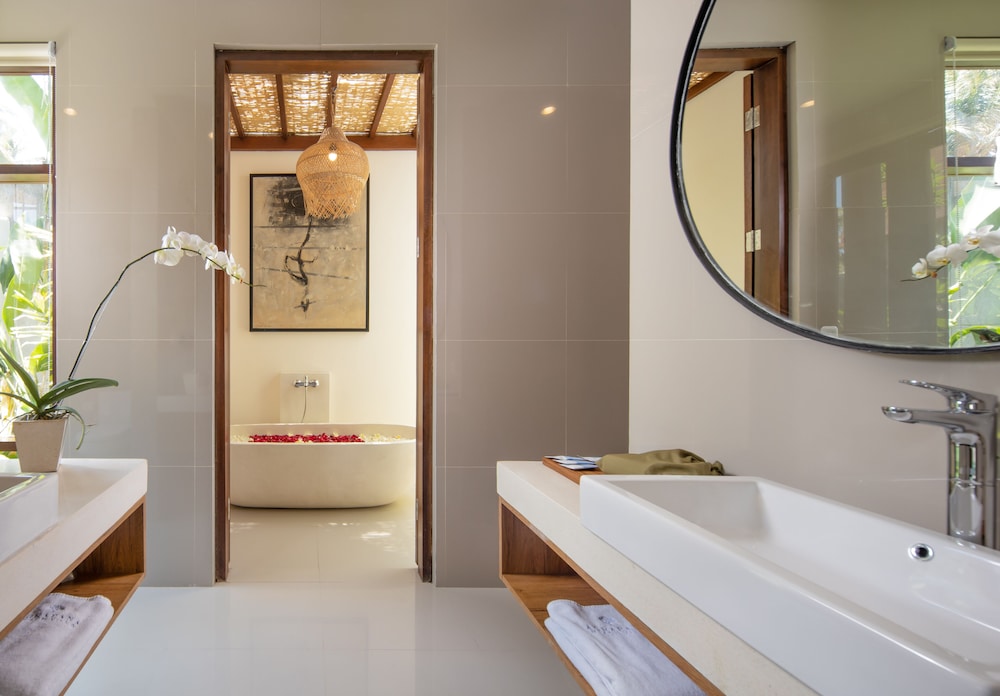 Agrapana Beach Villa 20/20