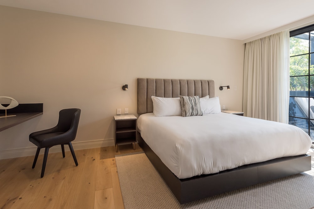 THE AMSTERDAM LUXURY PLUS BY VIADORA 13/44