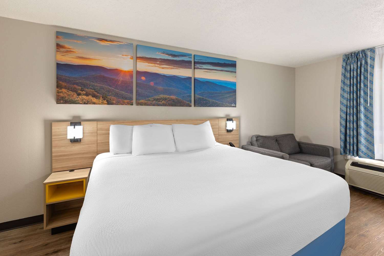 Days Inn By Wyndham Oak Grove/Ft. Campbell 7/32