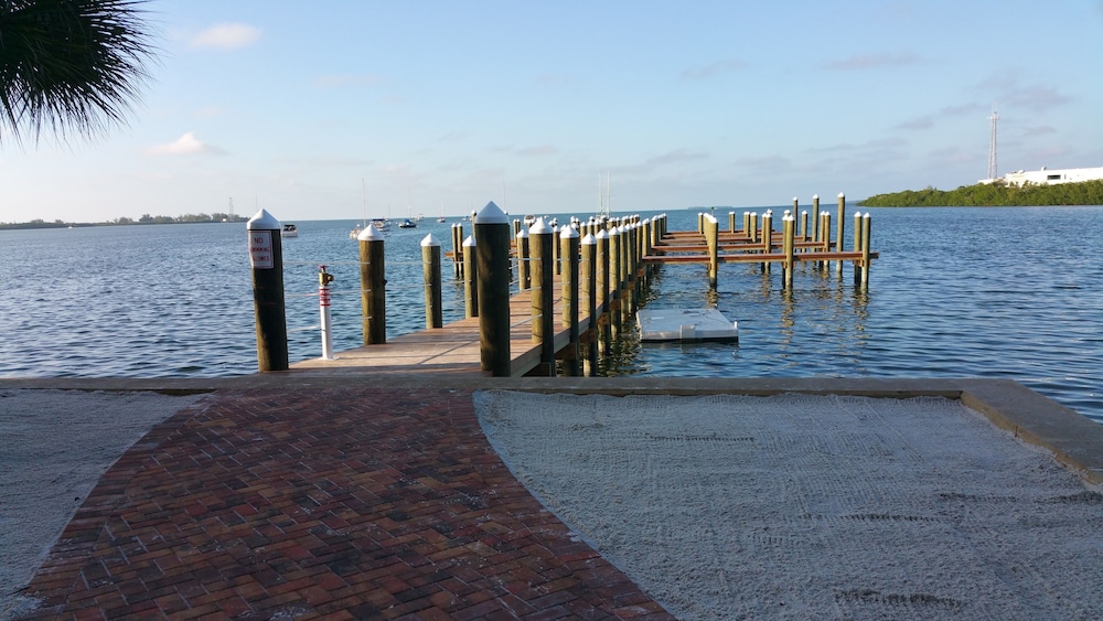 Beachside Resort and Residences 34/50
