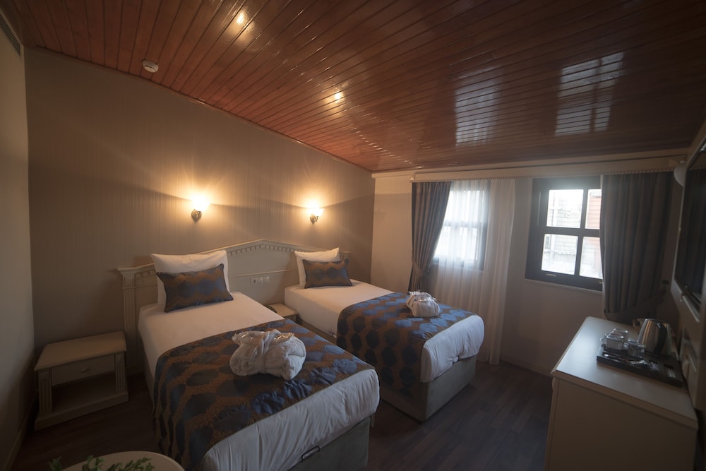 Sarnic Hotel and Sarnic Premier Hotel 20/50