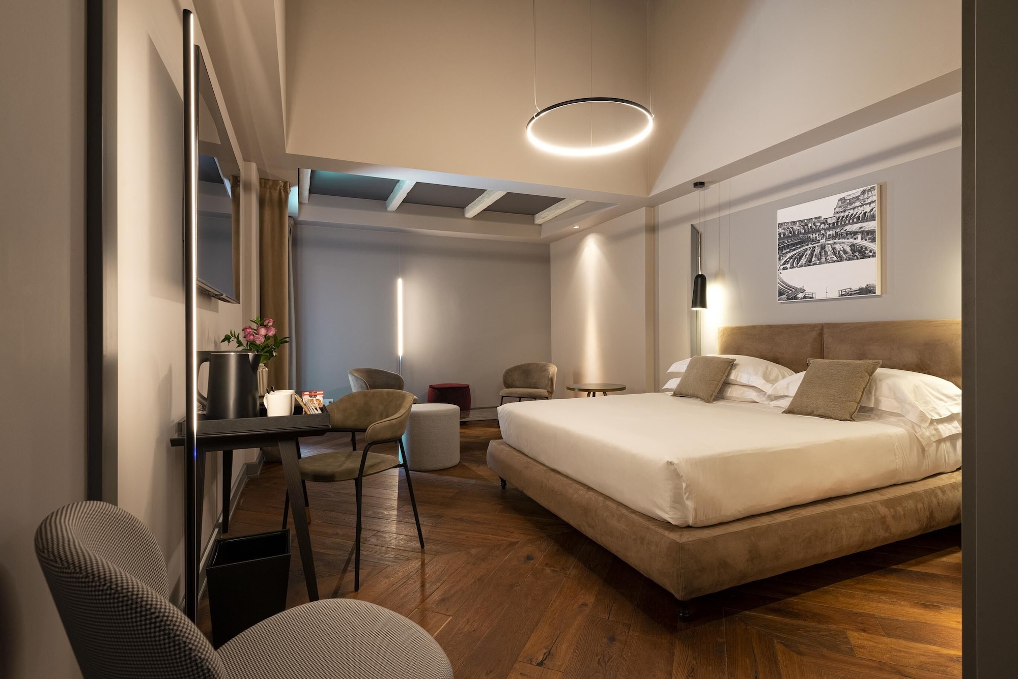 HOLLYWOOD, SUPERIOR, DOUBLE BED