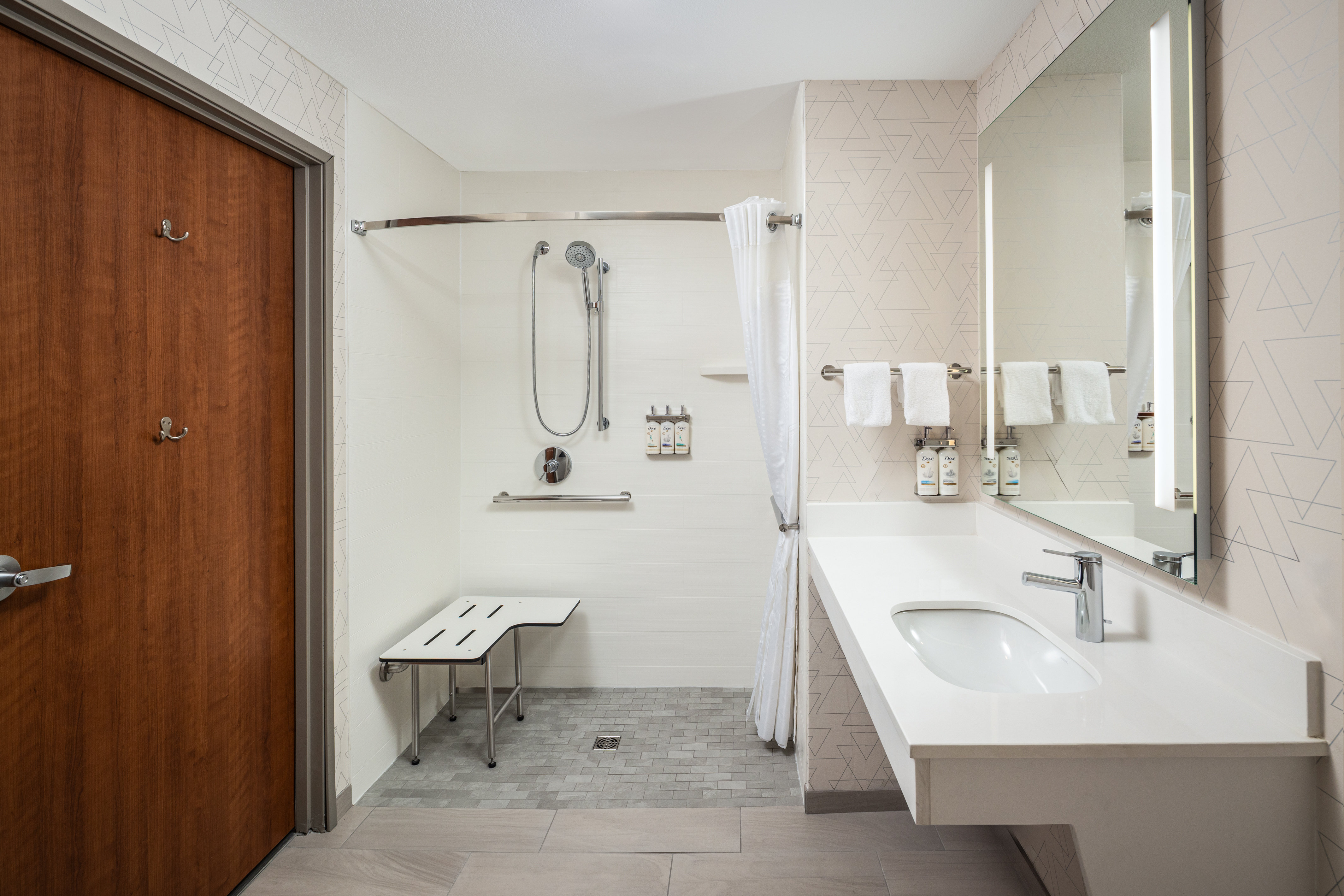 Holiday Inn Express & Suites Nampa - Idaho Center 77/78