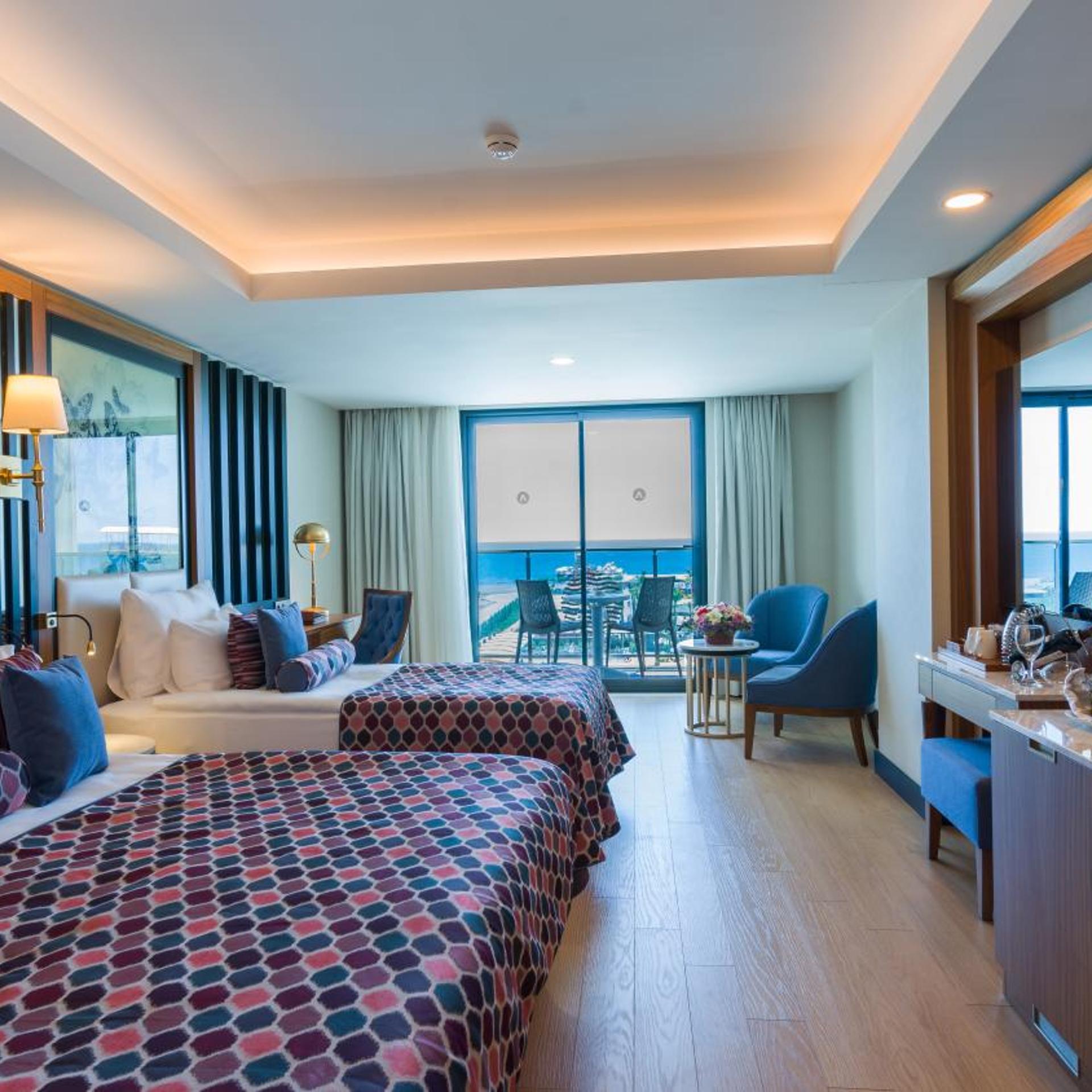 Standard, Double or Twin Bed, Land View