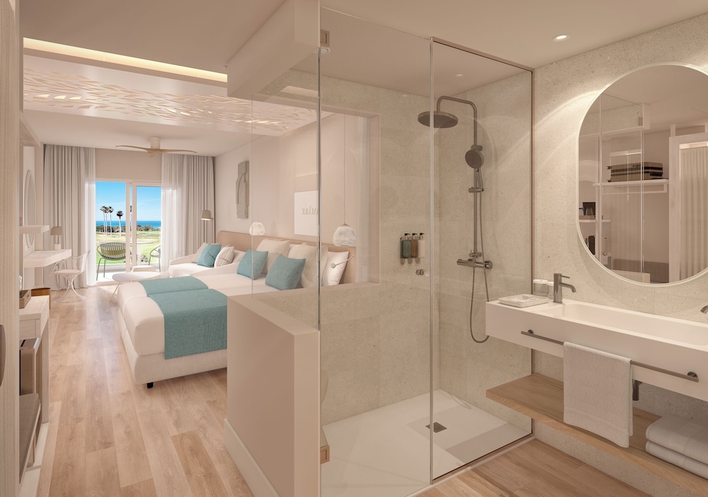 غرفة ثلاثية بسريرين منفصلين بإطلالة على البحر مع أريكة، Amare Beach Hotel Sancti Petri 8/10