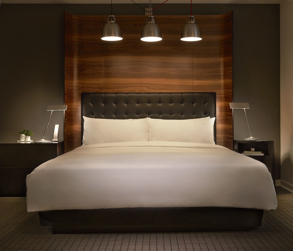 ROOM, KING BED, ACCESSIBLE
