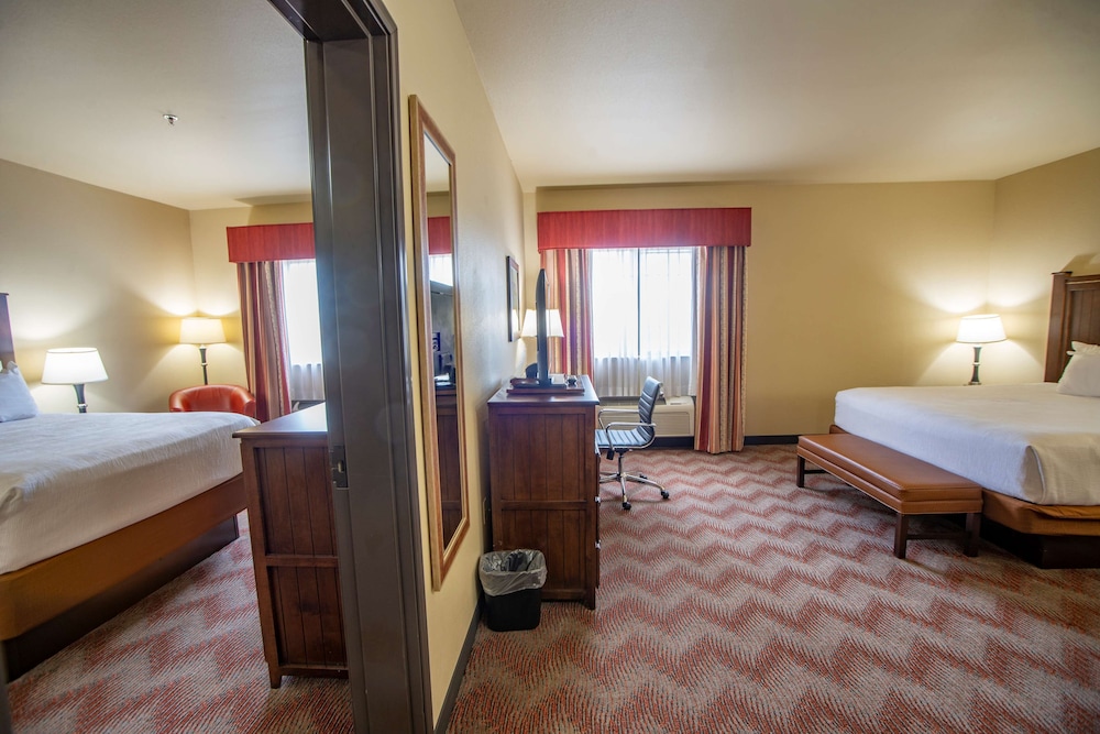 Best Western Plus Cimarron Hotel & Suites 13/41