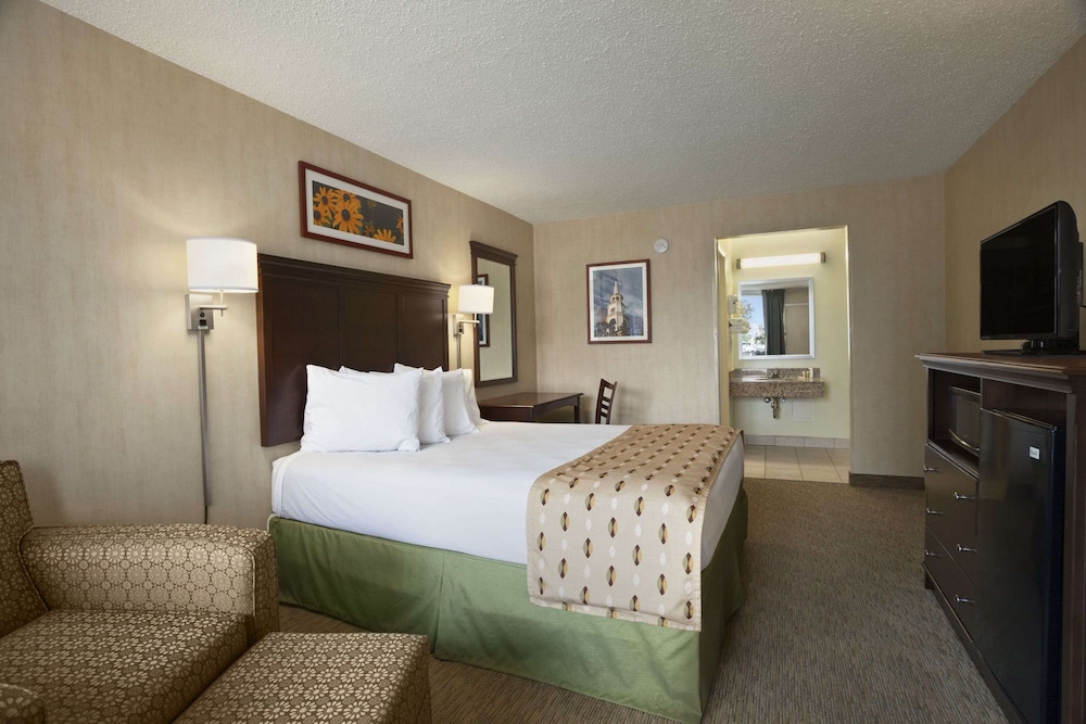 Days Inn by Wyndham Frederick 17/45
