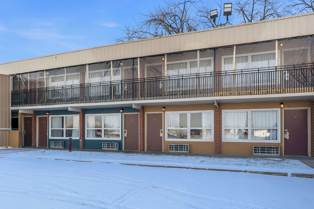 Devils Lake Inn By OYO Near Devils Lake Regional Airport