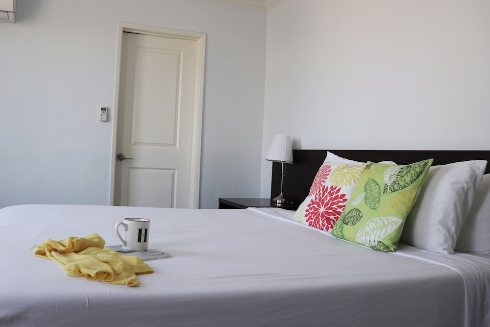 Hometel Suites 31/72