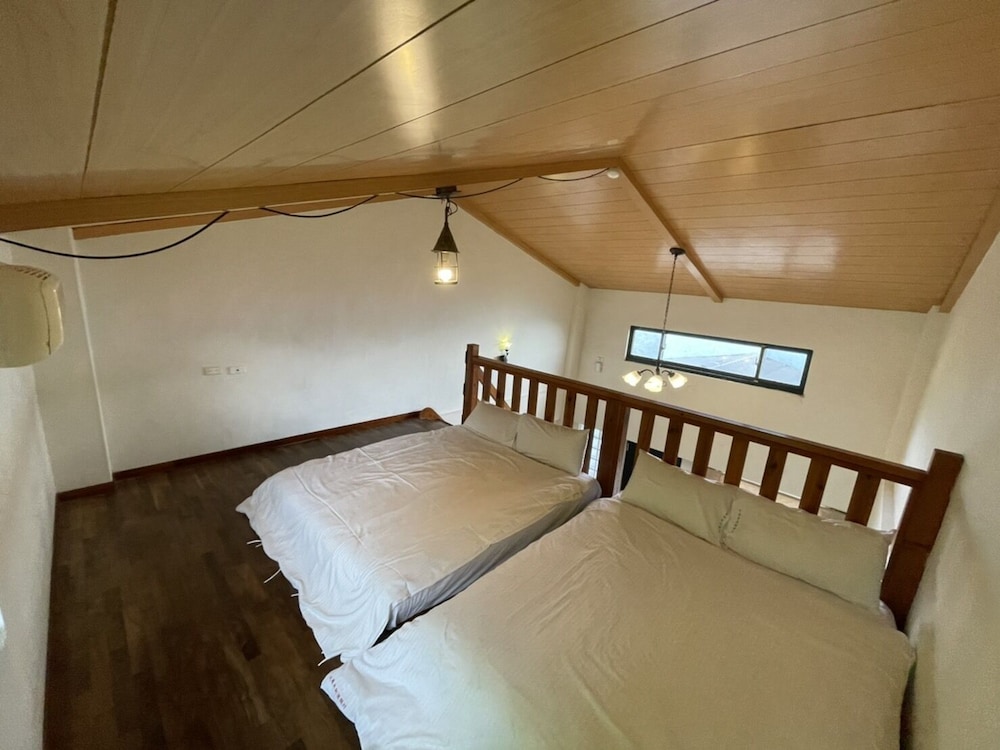 Emmanuel Farmhouse 23/56