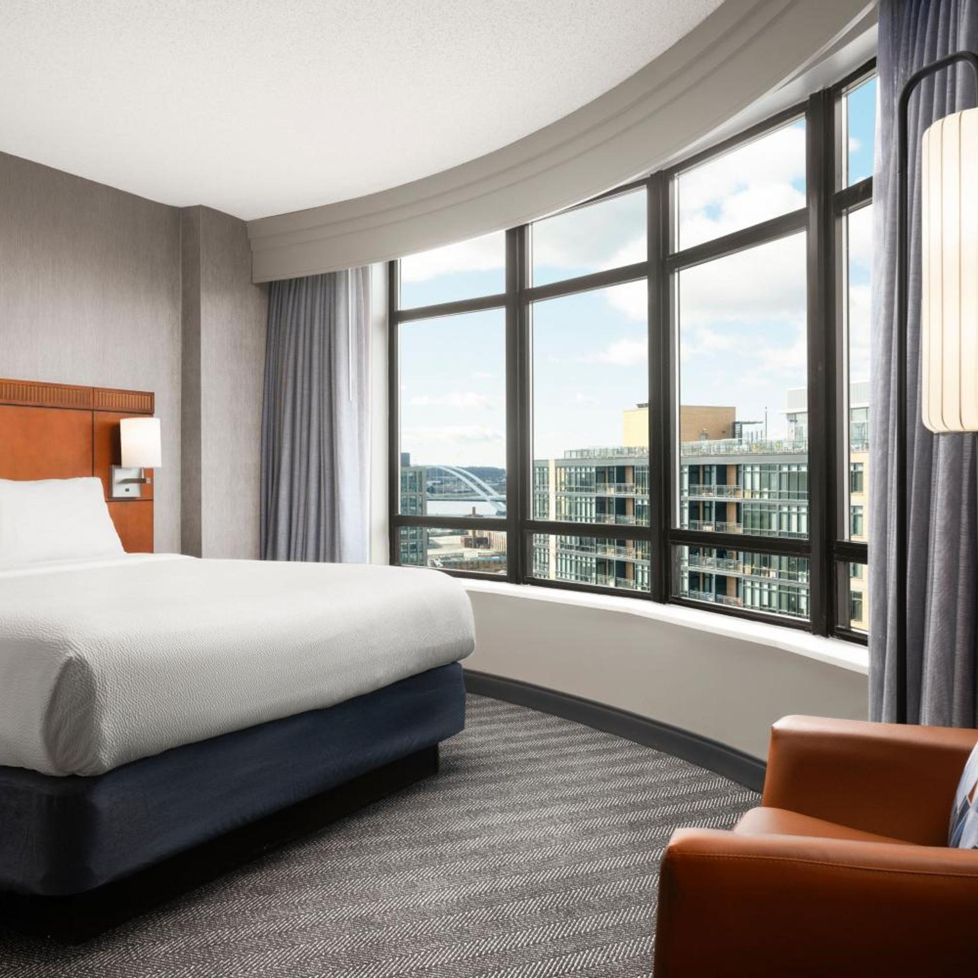 Room, King Bed, Bathtub, Accessible