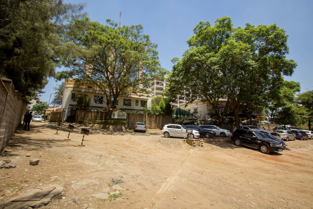 Capital Heights Hotel 60/65