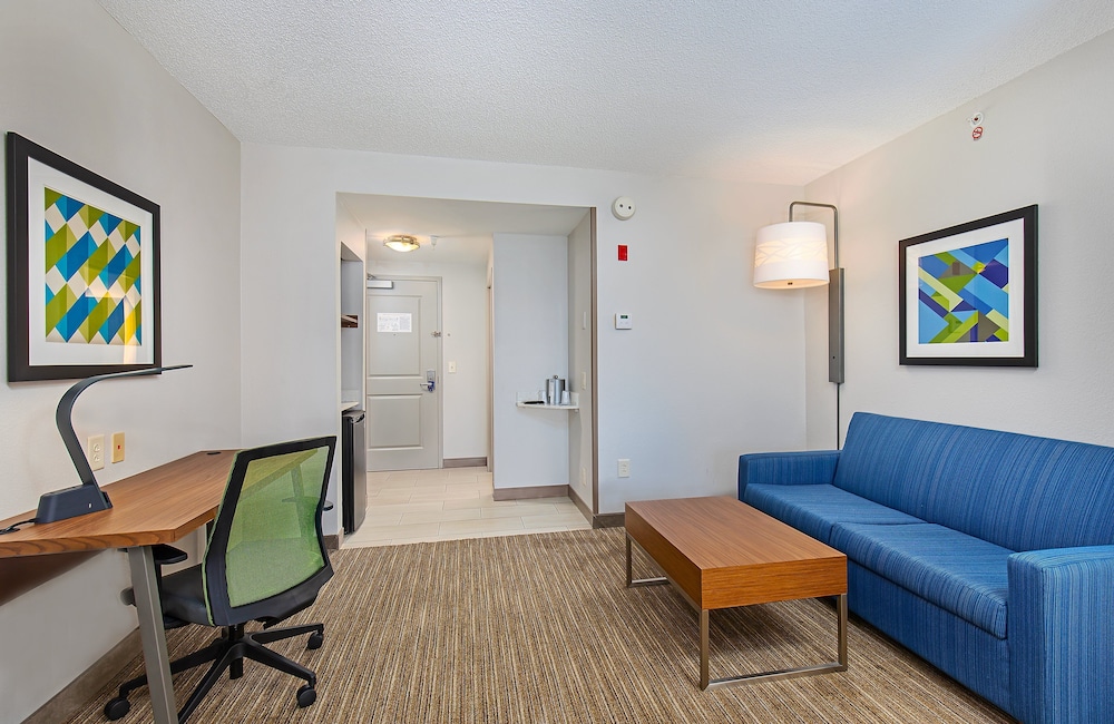 Holiday Inn Express Hotel and Suites Mt. Juliet-Nashville Area 44/70