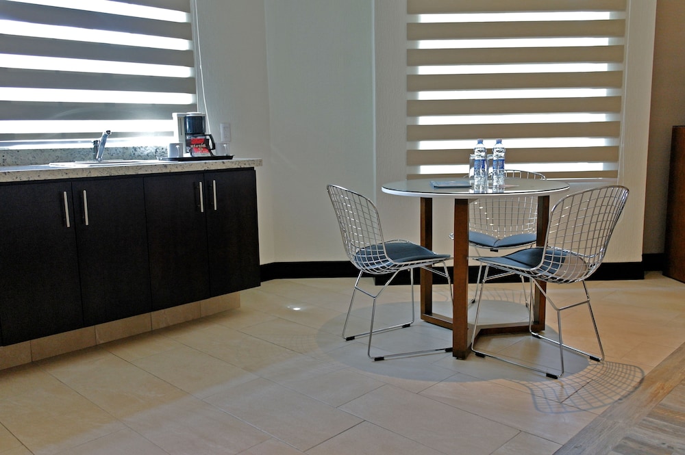 Aurea Hotel And Suites 37/50