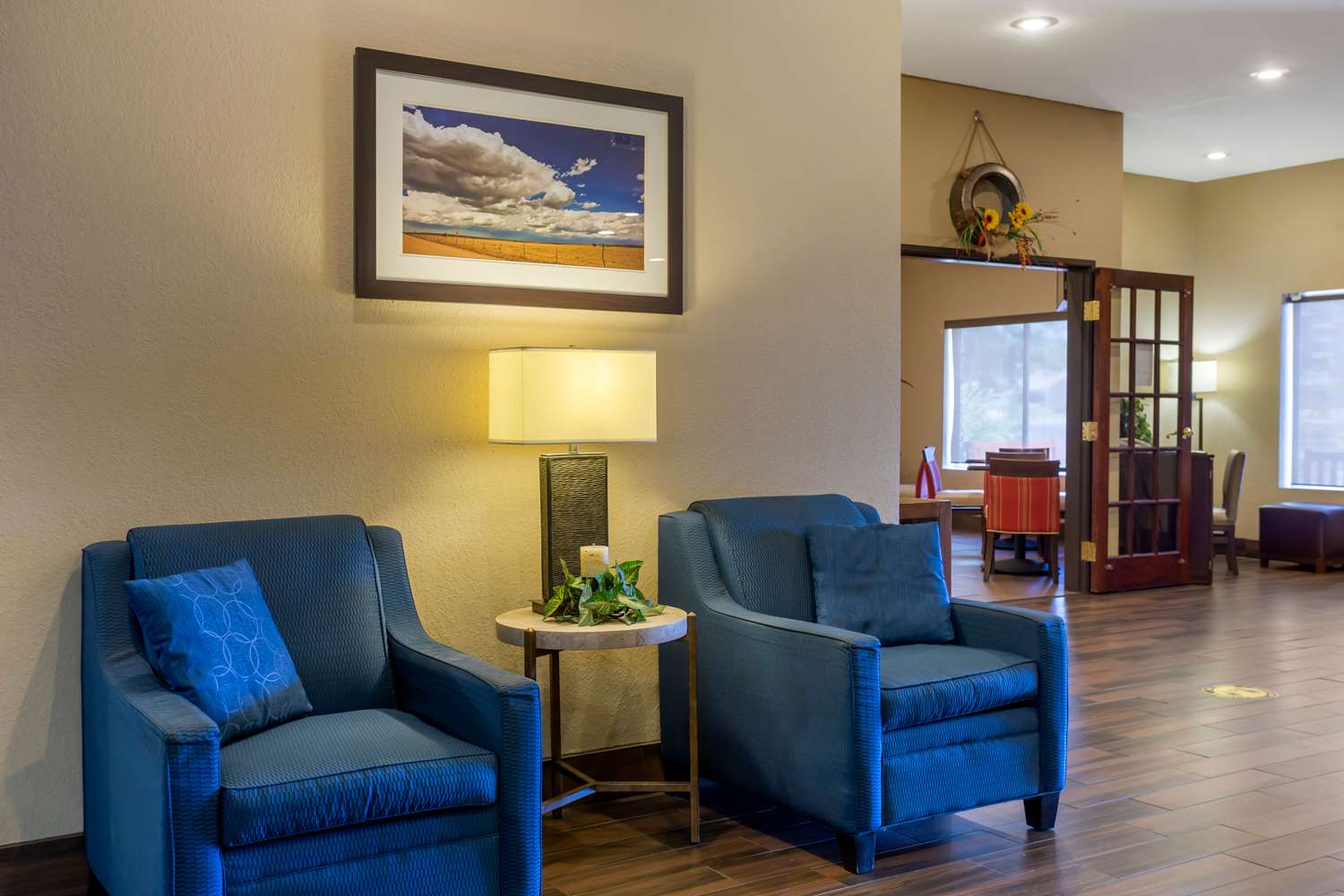 Comfort Inn & Suites Pittsburg, KS 8/16
