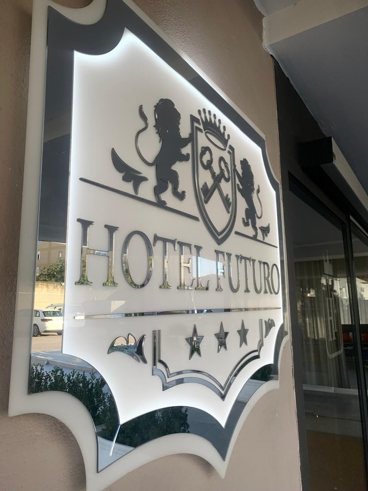 Hotel Plaza 4/50